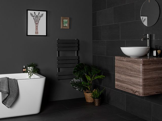 Light Walls vs Dark Walls